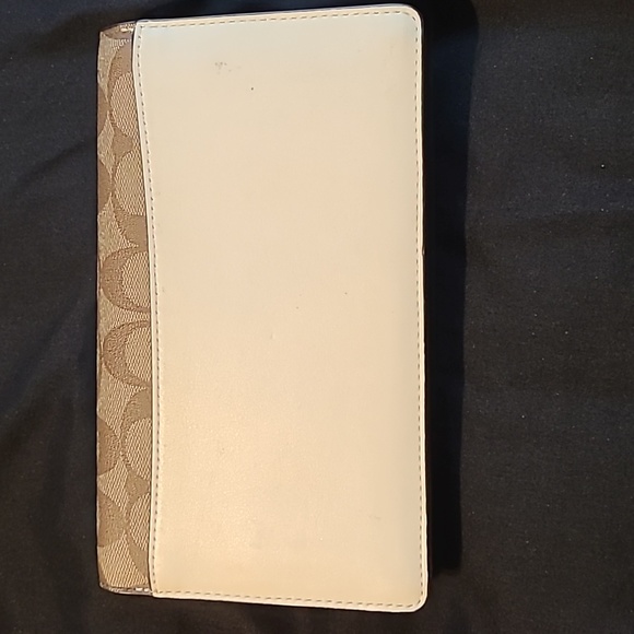 Coach Clutch (Brown/Creme) - Picture 4 of 4